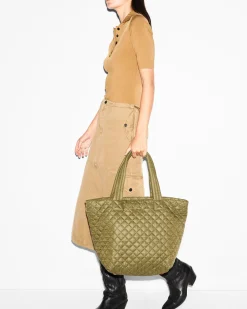 The Metro Tote® Deluxe - Medium