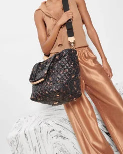 The Metro Tote® Deluxe - Medium
