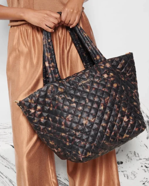 The Metro Tote® Deluxe - Medium