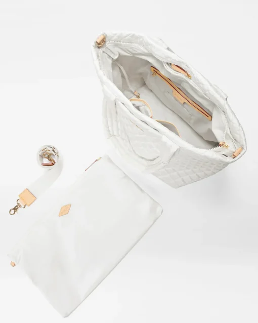 The Metro Tote® Deluxe - Medium
