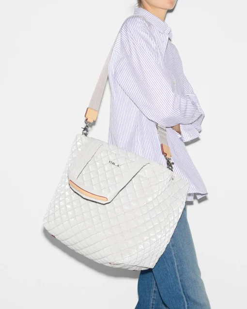 The Metro Tote® Deluxe - Medium
